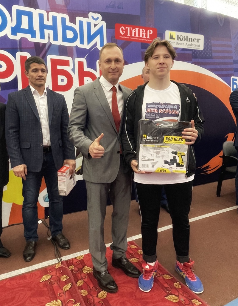 призы Кельнер1 (1).jpg призы Кельнер1 (1).jpg